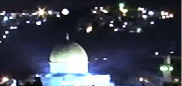 there was no denying the strangeness when a strange glowing white object was noticed hovering over the temple in Jerusalem.